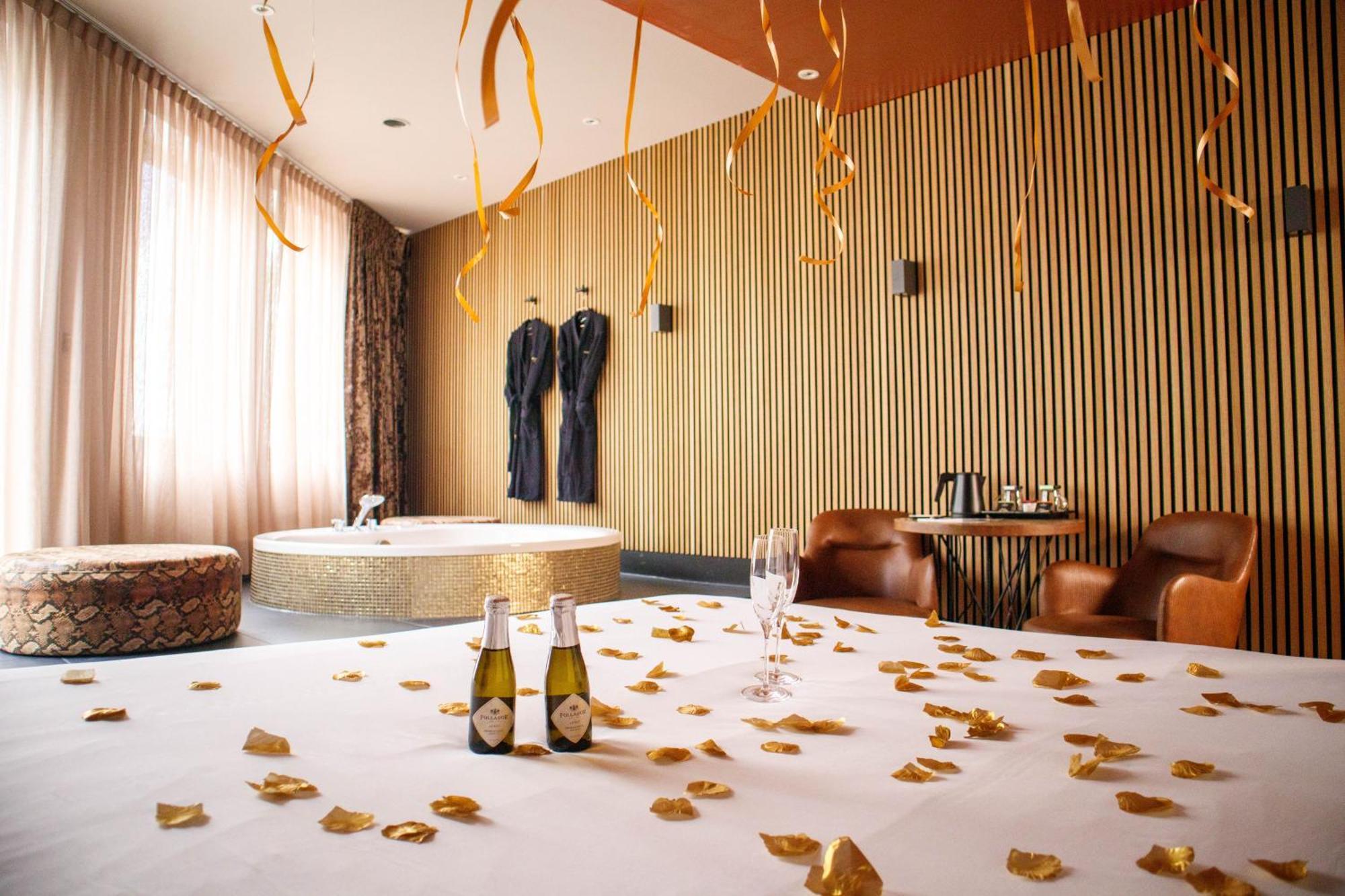 Manzo'S Suites Zaandam Exterior photo